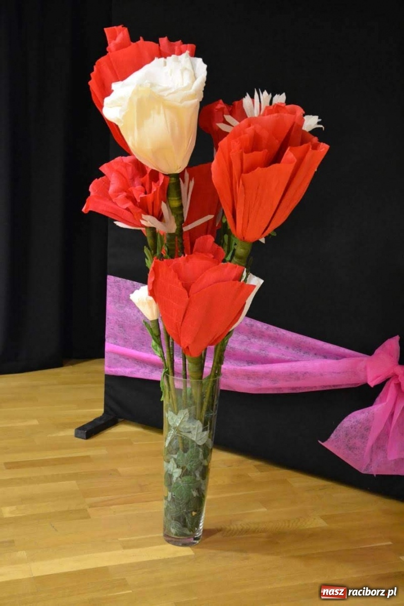 Zdjęcie w galerii na portalu naszraciborz.pl: Zatańcz z seniorem. Potańcówka na zamku za nami wiadomości z regionu