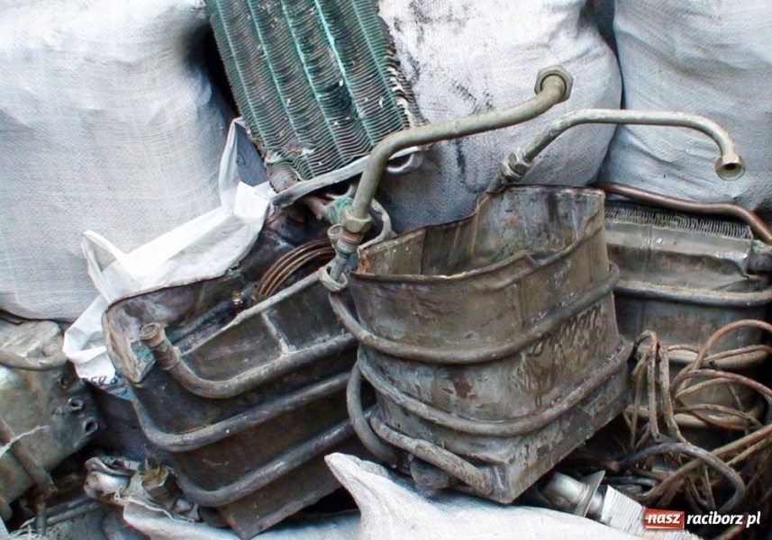 Zdjęcie w galerii na portalu naszraciborz.pl: Śmieci z Rumunii zatrzymane w Chałupkach wiadomości z regionu