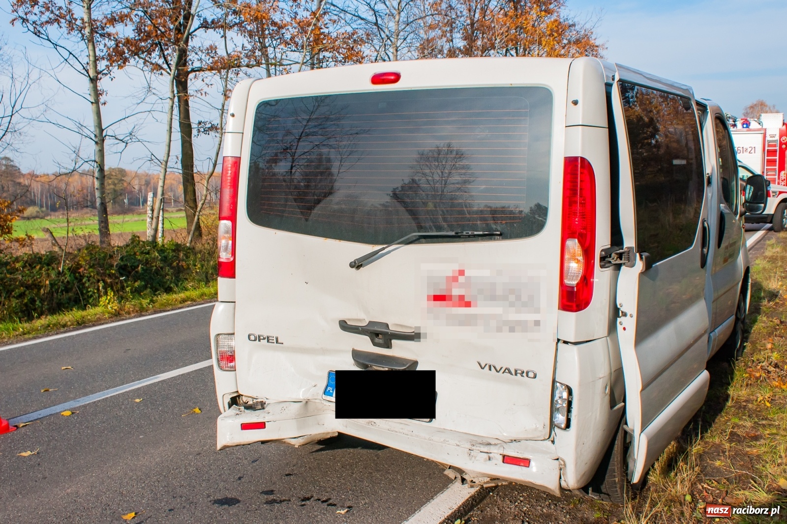 Zdjęcie w galerii na portalu naszraciborz.pl: Trzy pojazdy zderzyły się na DW 919 Racibórz-Babice [FOTO] wiadomości z regionu