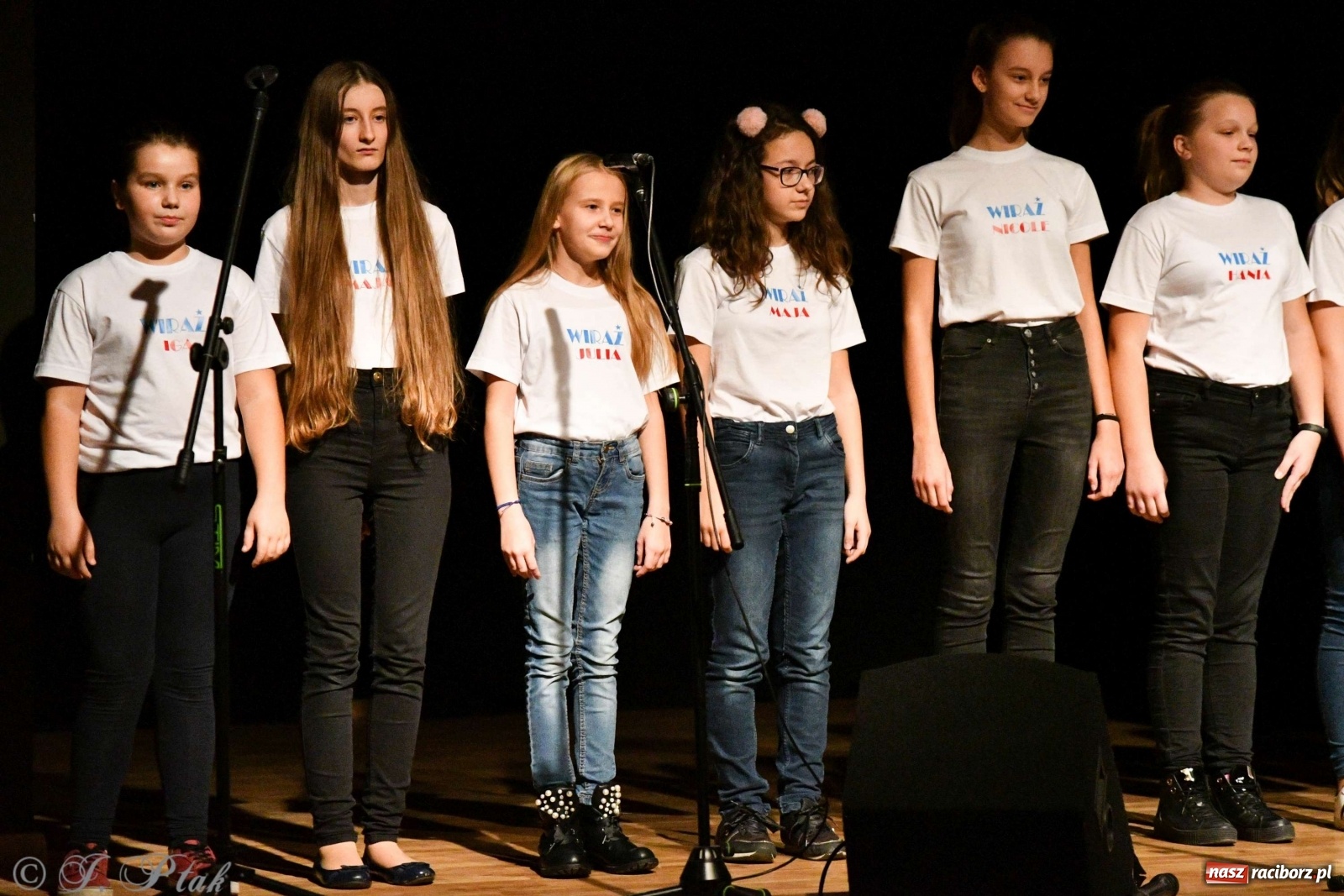 Zdjęcie w galerii na portalu naszraciborz.pl: Koncert jesienny zespołu Wiraż  wiadomości z regionu