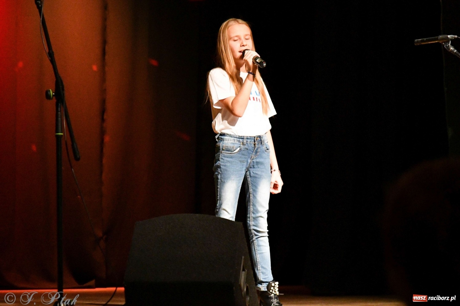 Zdjęcie w galerii na portalu naszraciborz.pl: Koncert jesienny zespołu Wiraż  wiadomości z regionu