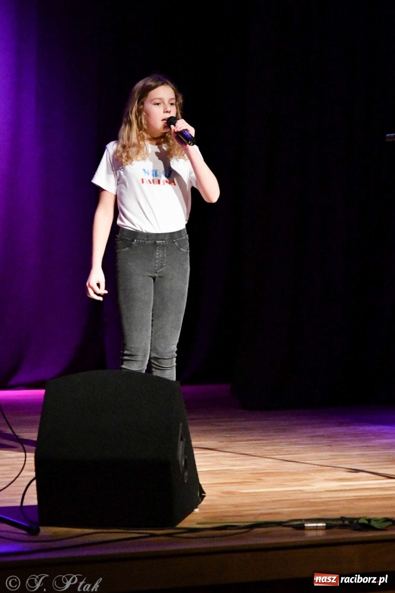 Zdjęcie w galerii na portalu naszraciborz.pl: Koncert jesienny zespołu Wiraż  wiadomości z regionu