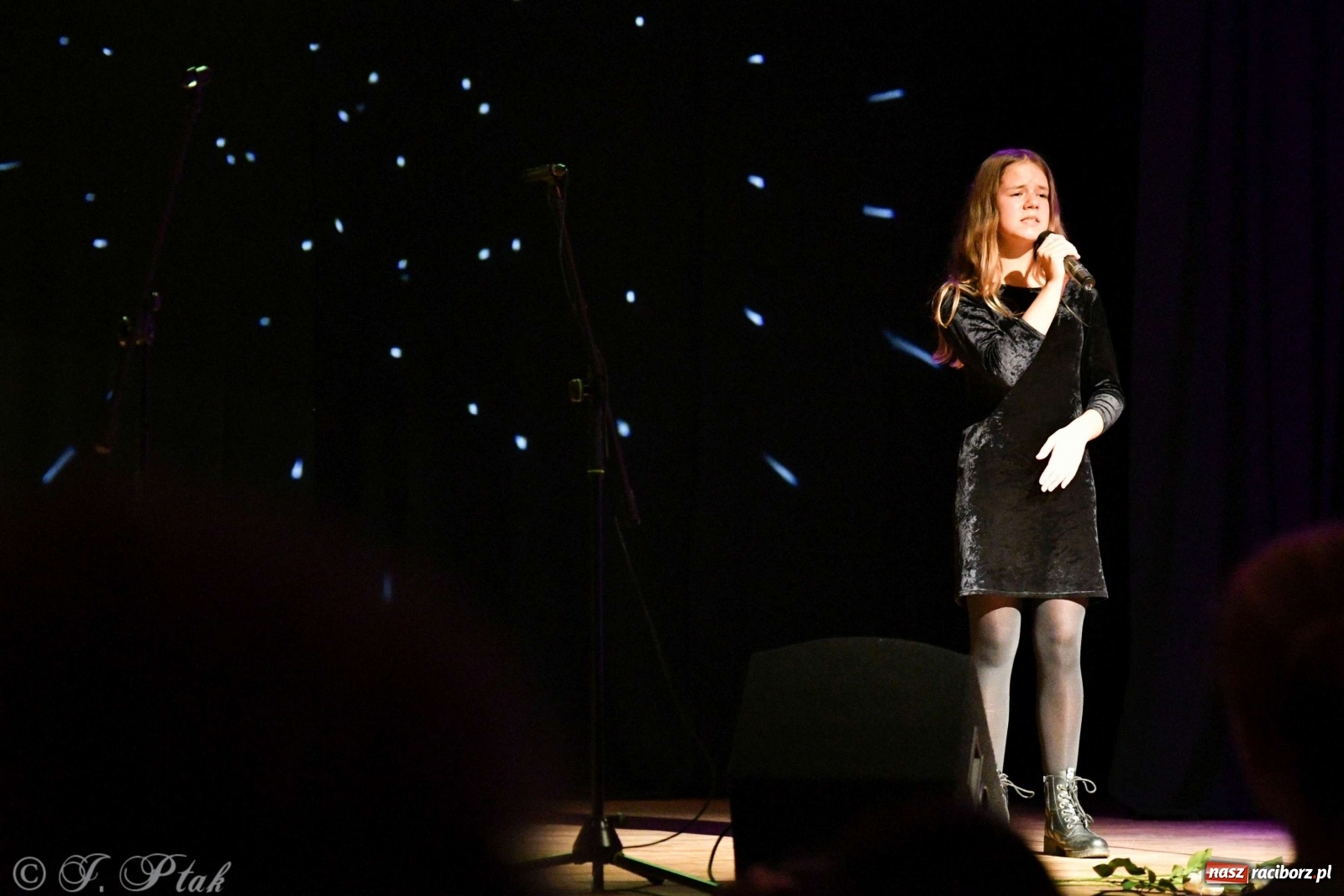 Zdjęcie w galerii na portalu naszraciborz.pl: Koncert jesienny zespołu Wiraż  wiadomości z regionu