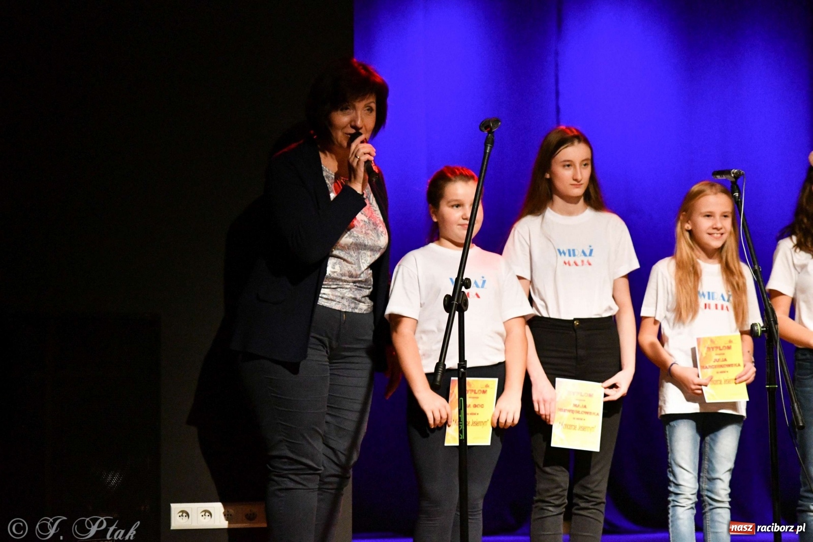 Zdjęcie w galerii na portalu naszraciborz.pl: Koncert jesienny zespołu Wiraż  wiadomości z regionu