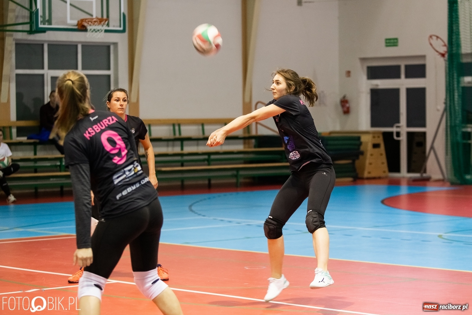 Zdjęcie w galerii na portalu naszraciborz.pl: Siatkarki Krzanowic Burzy się nie boją wiadomości z regionu
