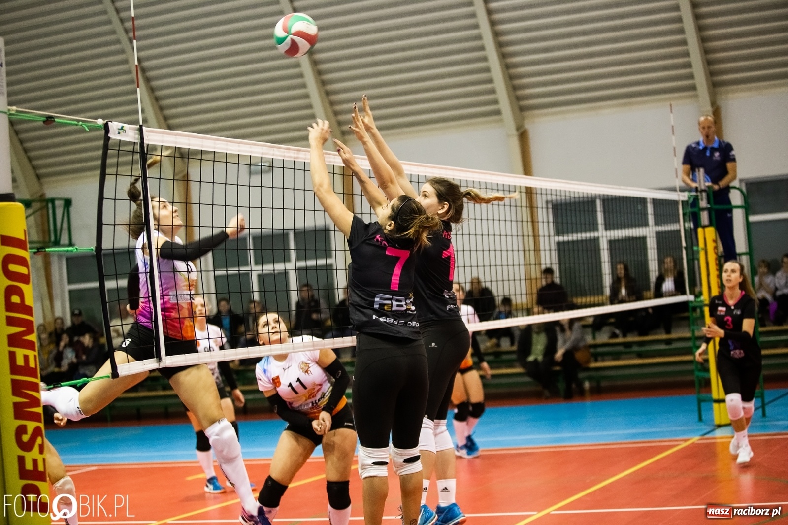 Zdjęcie w galerii na portalu naszraciborz.pl: Siatkarki Krzanowic Burzy się nie boją wiadomości z regionu