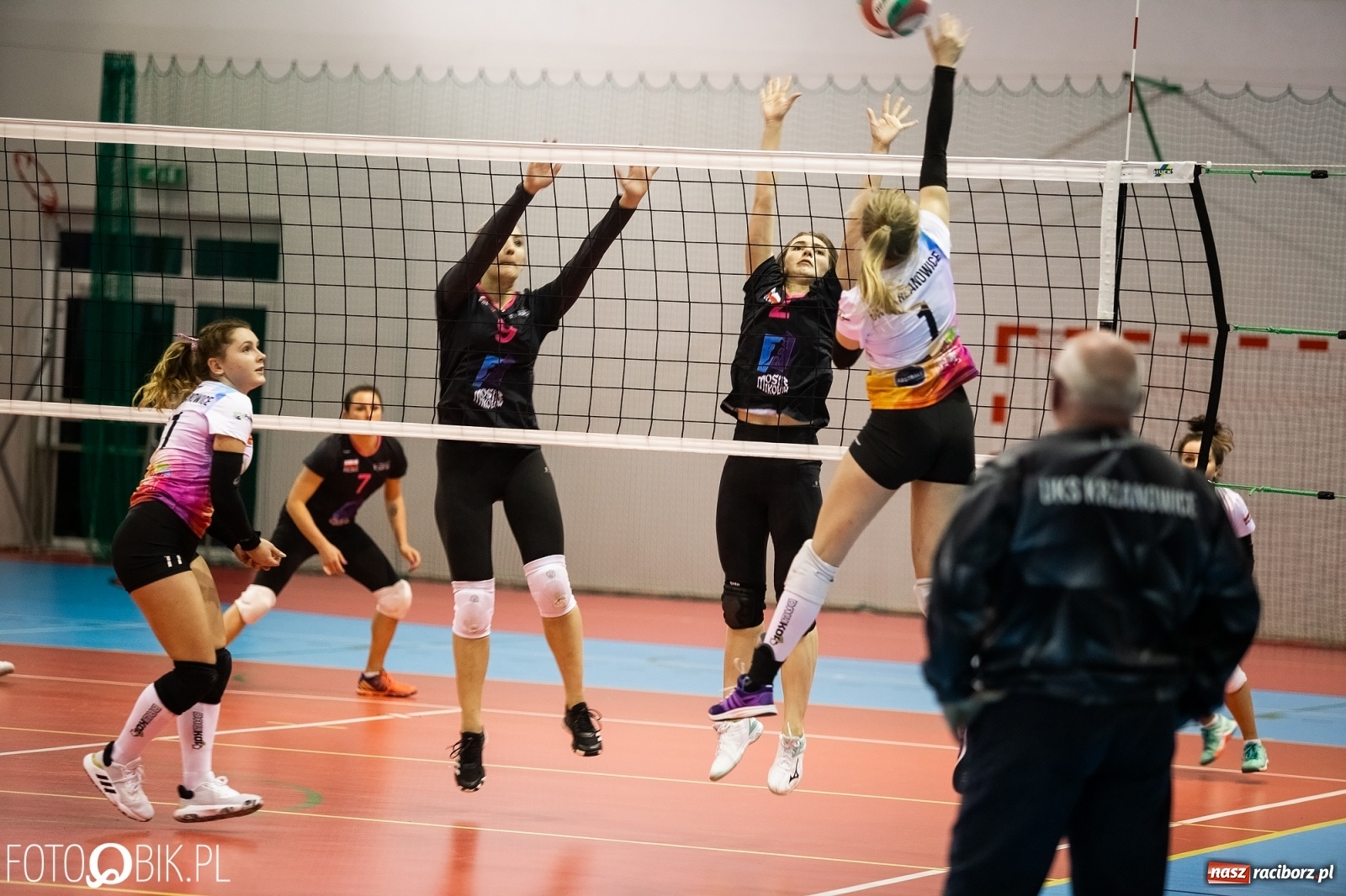 Zdjęcie w galerii na portalu naszraciborz.pl: Siatkarki Krzanowic Burzy się nie boją wiadomości z regionu