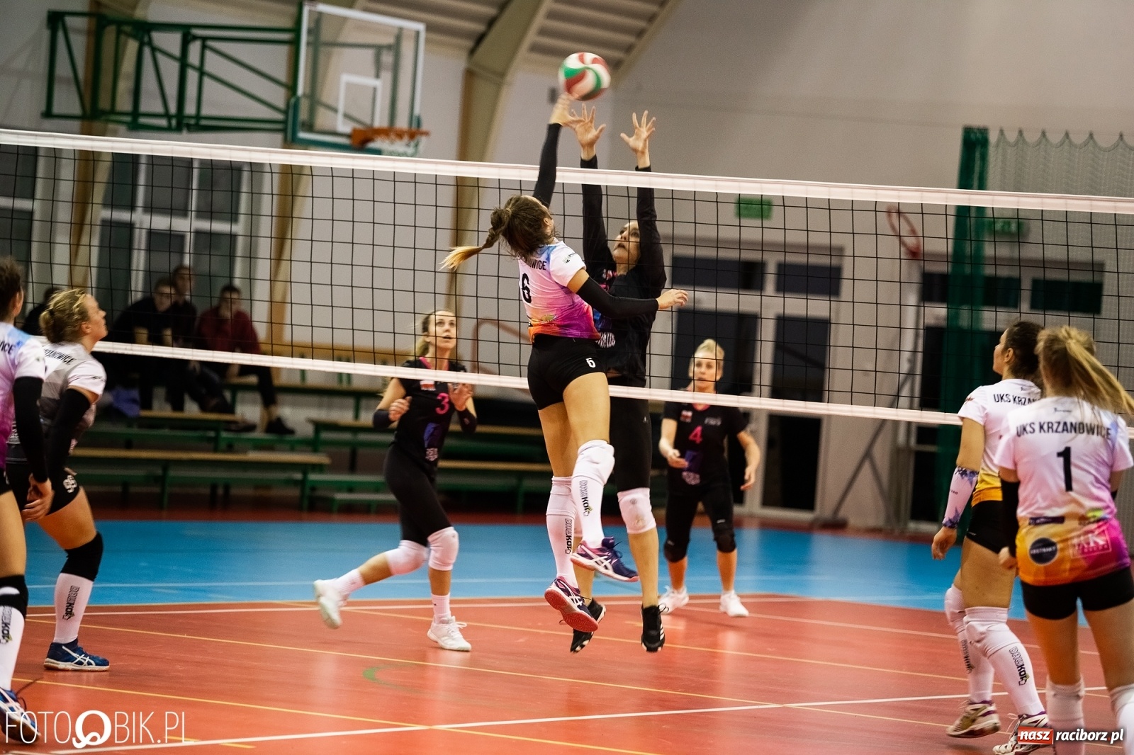 Zdjęcie w galerii na portalu naszraciborz.pl: Siatkarki Krzanowic Burzy się nie boją wiadomości z regionu