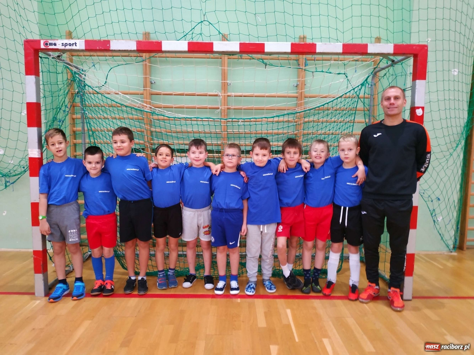 Zdjęcie w galerii na portalu naszraciborz.pl: Halowy turniej piłki nożnej klas I-III. Trójka i Trzynastka najlepsze! wiadomości z regionu