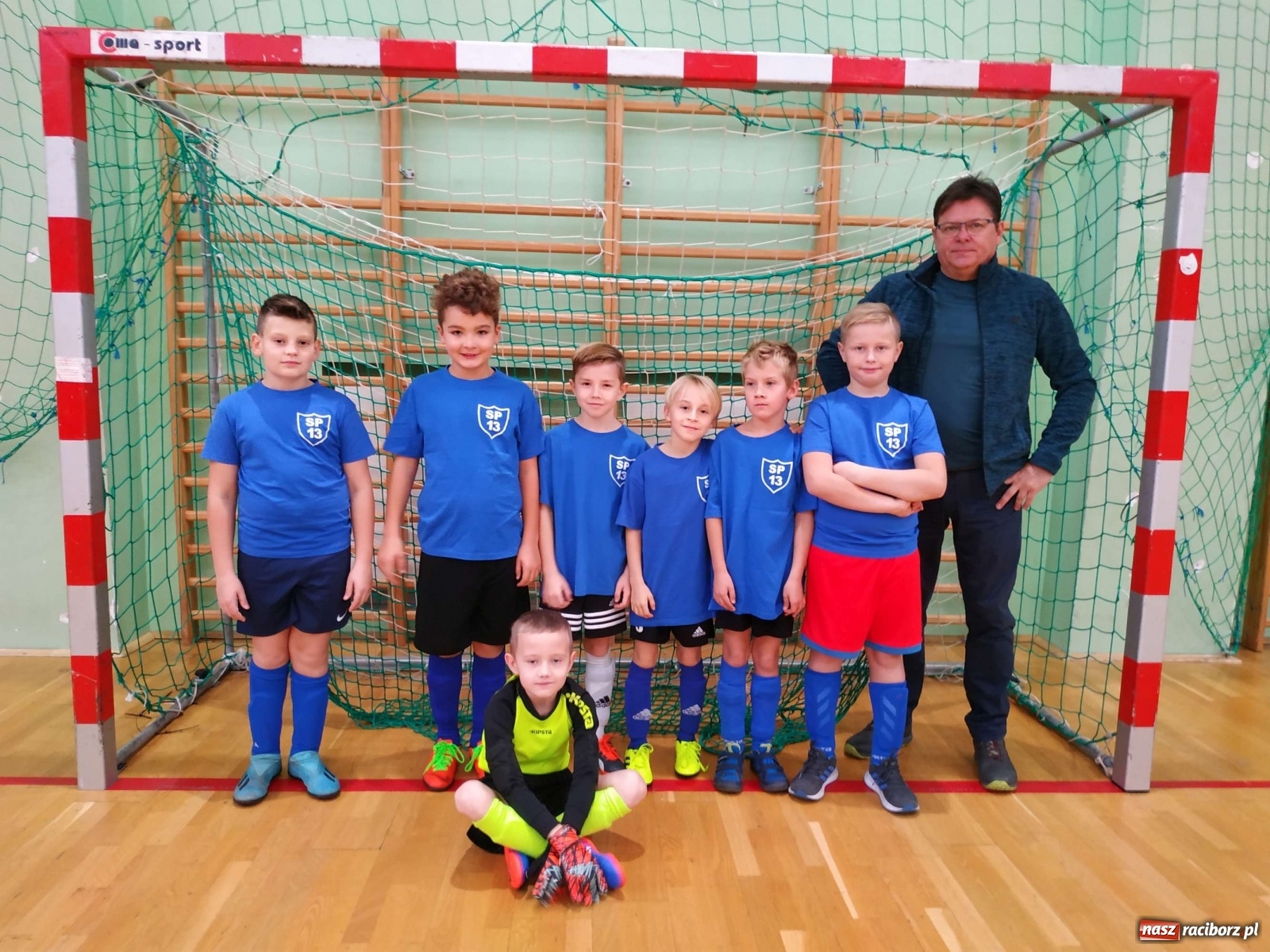 Zdjęcie w galerii na portalu naszraciborz.pl: Halowy turniej piłki nożnej klas I-III. Trójka i Trzynastka najlepsze! wiadomości z regionu