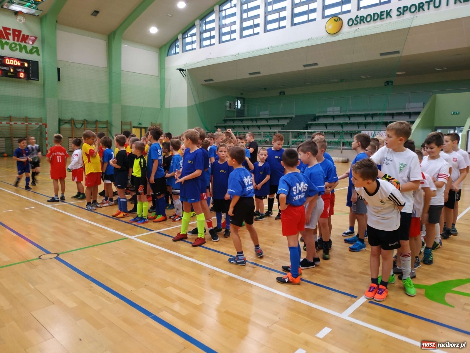 Zdjęcie w galerii na portalu naszraciborz.pl: Halowy turniej piłki nożnej klas I-III. Trójka i Trzynastka najlepsze! wiadomości z regionu