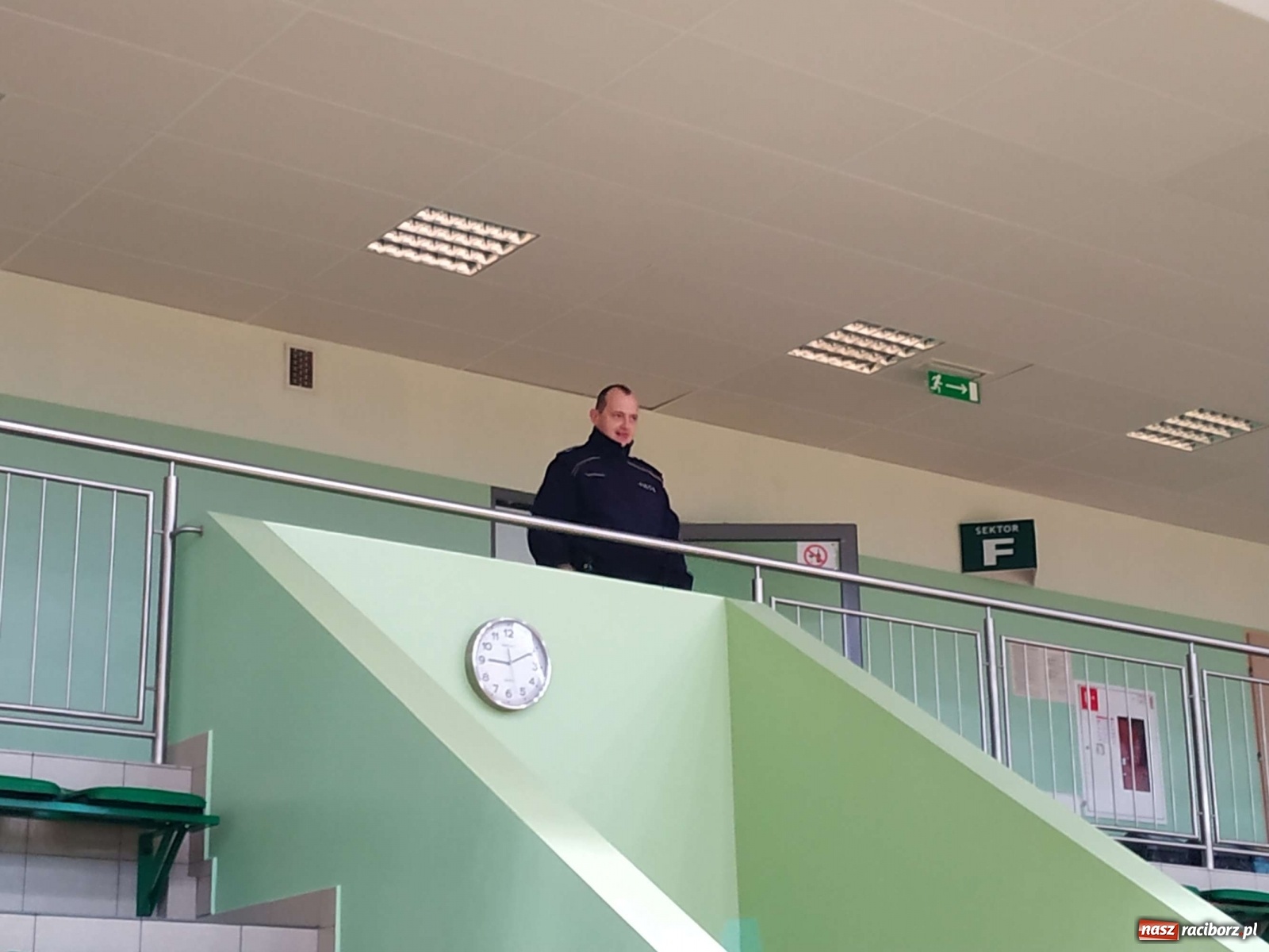 Zdjęcie w galerii na portalu naszraciborz.pl: Halowy turniej piłki nożnej klas I-III. Trójka i Trzynastka najlepsze! wiadomości z regionu