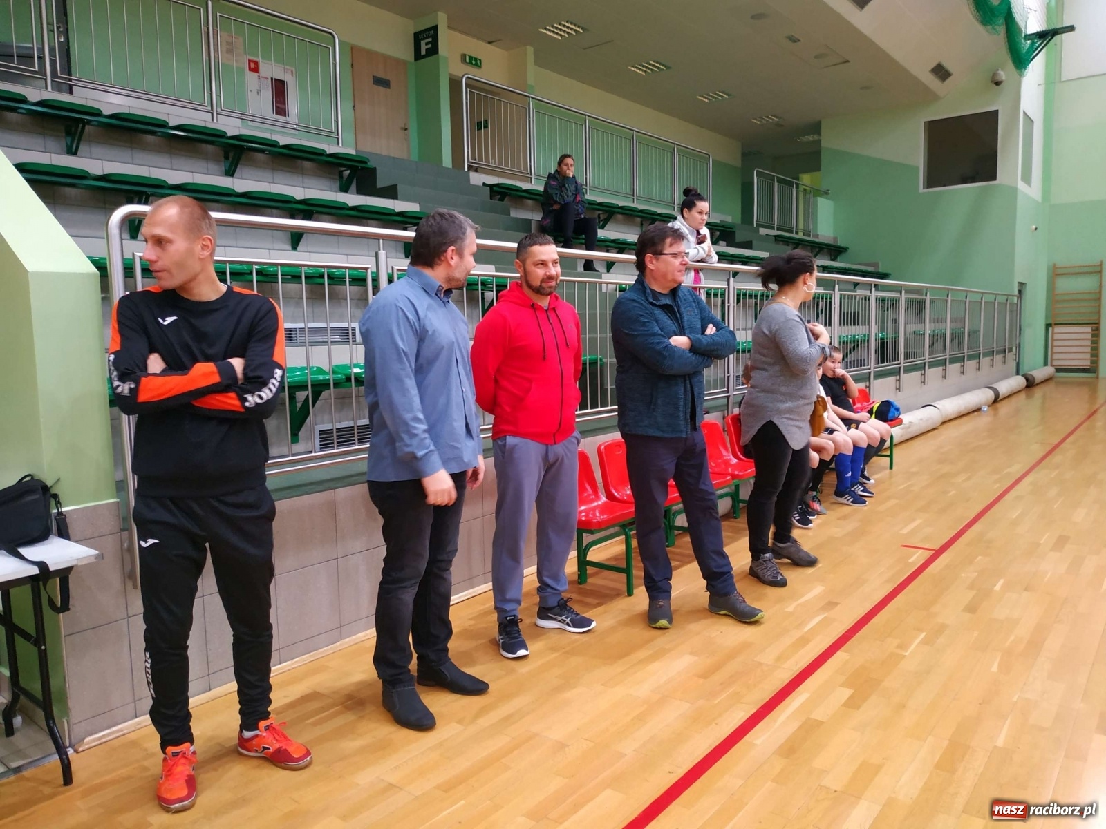 Zdjęcie w galerii na portalu naszraciborz.pl: Halowy turniej piłki nożnej klas I-III. Trójka i Trzynastka najlepsze! wiadomości z regionu