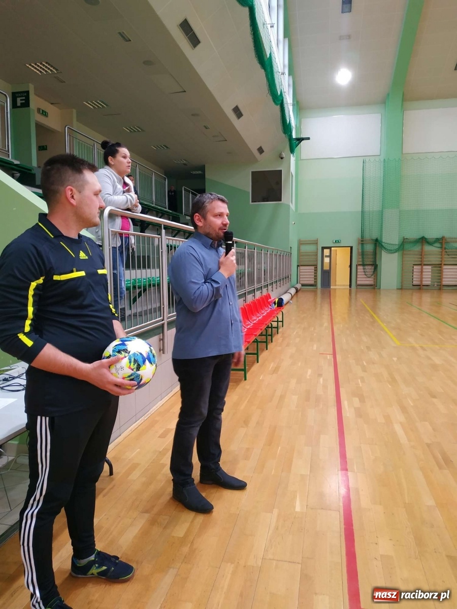 Zdjęcie w galerii na portalu naszraciborz.pl: Halowy turniej piłki nożnej klas I-III. Trójka i Trzynastka najlepsze! wiadomości z regionu