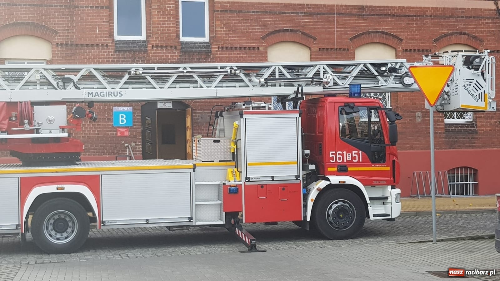 Zdjęcie w galerii na portalu naszraciborz.pl: W starostwie znaleziono nieprzytomną osobę [FOTO] wiadomości z regionu
