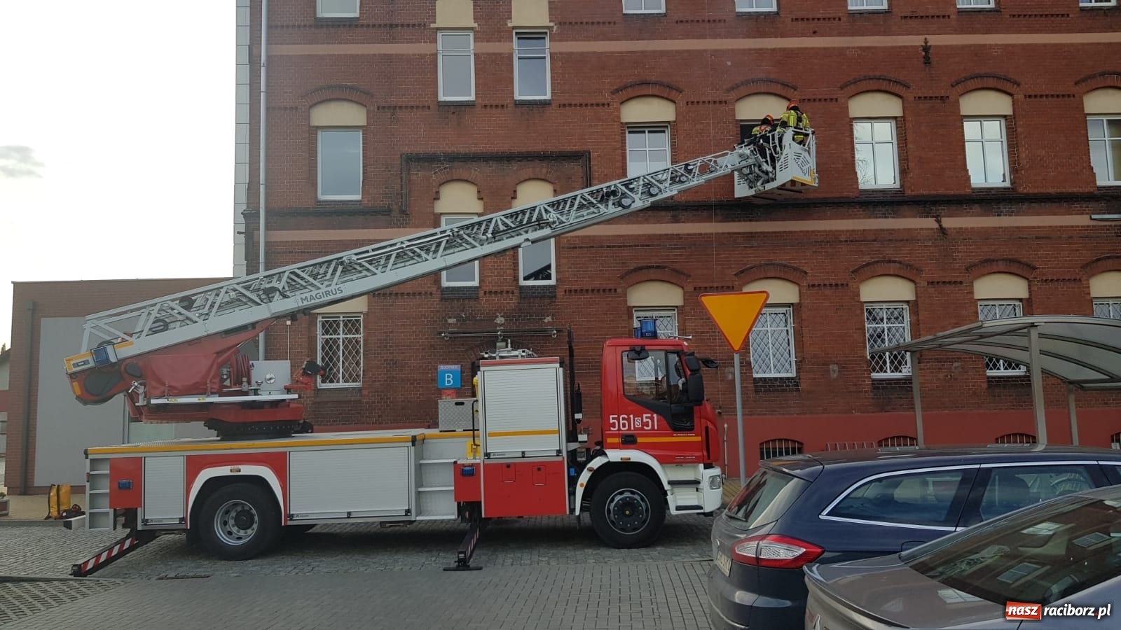 Zdjęcie w galerii na portalu naszraciborz.pl: W starostwie znaleziono nieprzytomną osobę [FOTO] wiadomości z regionu