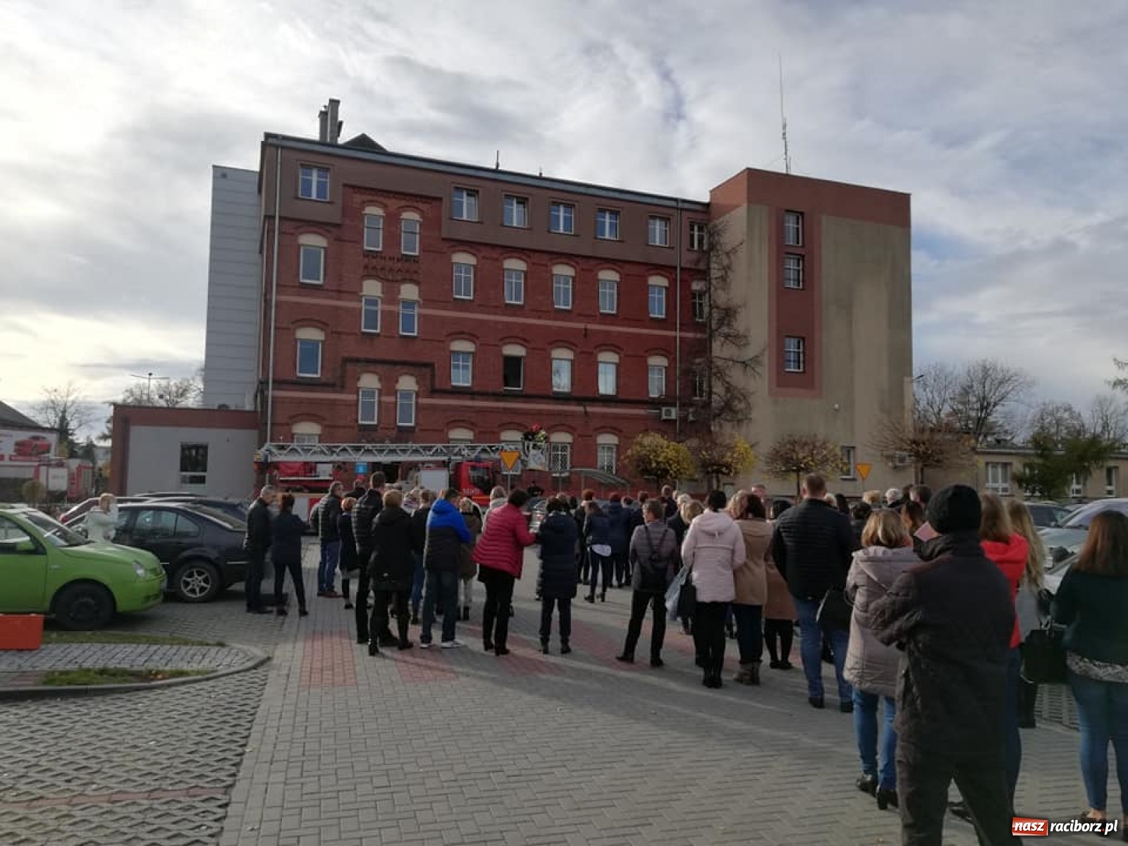 Zdjęcie w galerii na portalu naszraciborz.pl: W starostwie znaleziono nieprzytomną osobę [FOTO] wiadomości z regionu