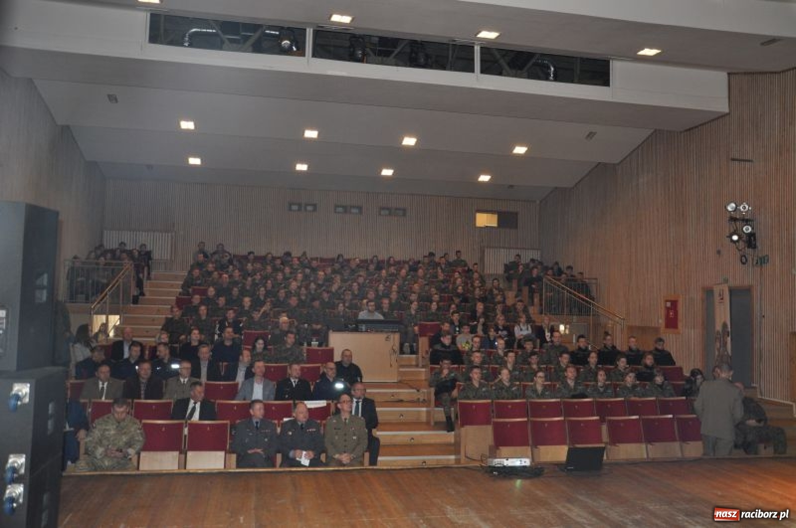 Zdjęcie w galerii na portalu naszraciborz.pl: IV Konferencja Organizacji Proobronnych i Klas Mundurowych  wiadomości z regionu