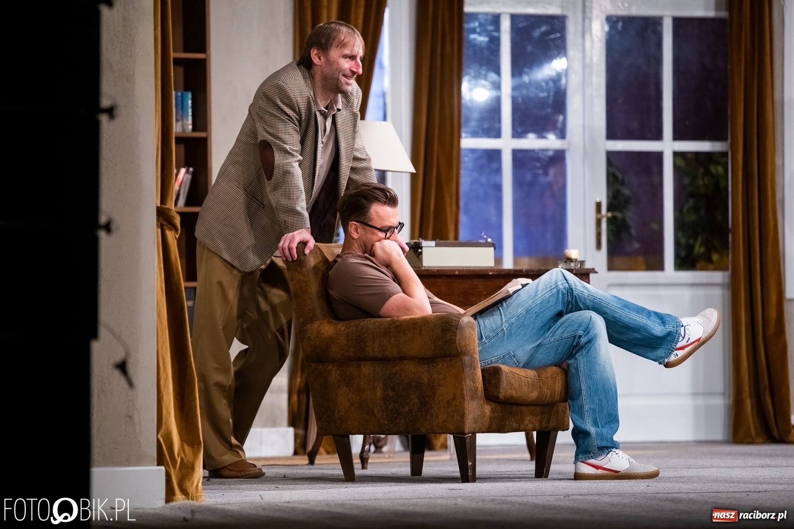 Zdjęcie w galerii na portalu naszraciborz.pl: Spektakl Kochankowie nie z tej Ziemi w RCK wiadomości z regionu