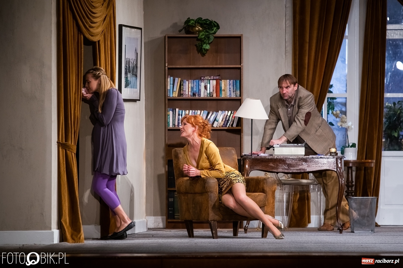 Zdjęcie w galerii na portalu naszraciborz.pl: Spektakl Kochankowie nie z tej Ziemi w RCK wiadomości z regionu