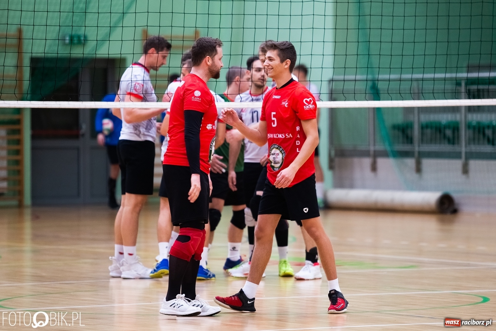 Zdjęcie w galerii na portalu naszraciborz.pl: Siatkarski rollercoaster w Arenie Rafako. Raciborzanie górą! [FOTO i WIDEO] wiadomości z regionu