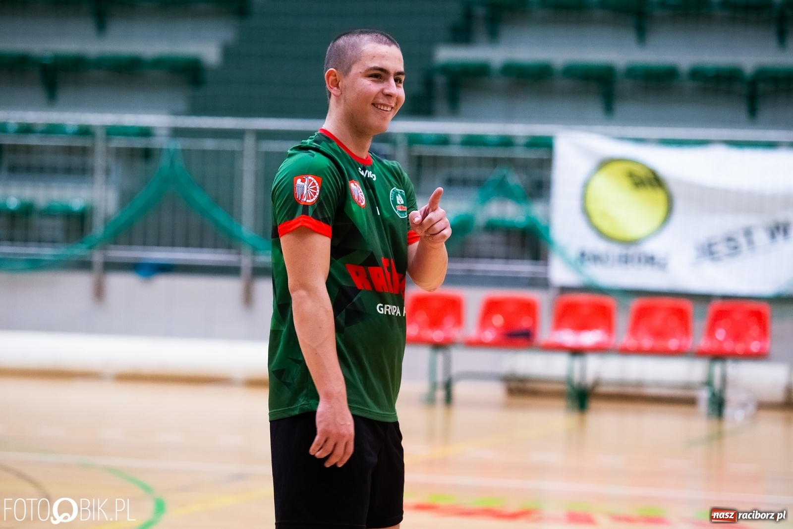 Zdjęcie w galerii na portalu naszraciborz.pl: Siatkarski rollercoaster w Arenie Rafako. Raciborzanie górą! [FOTO i WIDEO] wiadomości z regionu