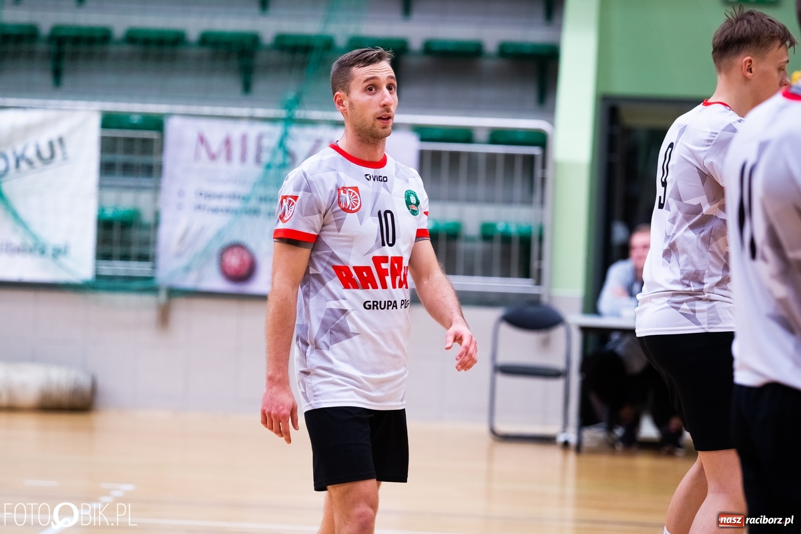 Zdjęcie w galerii na portalu naszraciborz.pl: Siatkarski rollercoaster w Arenie Rafako. Raciborzanie górą! [FOTO i WIDEO] wiadomości z regionu