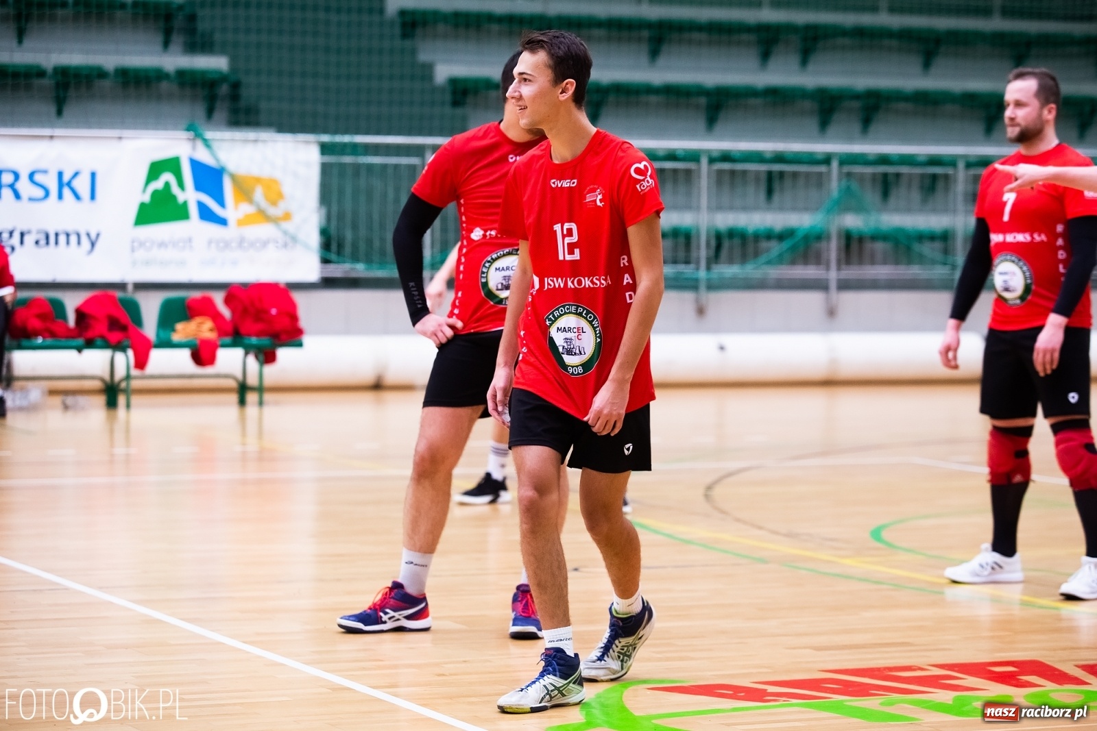 Zdjęcie w galerii na portalu naszraciborz.pl: Siatkarski rollercoaster w Arenie Rafako. Raciborzanie górą! [FOTO i WIDEO] wiadomości z regionu