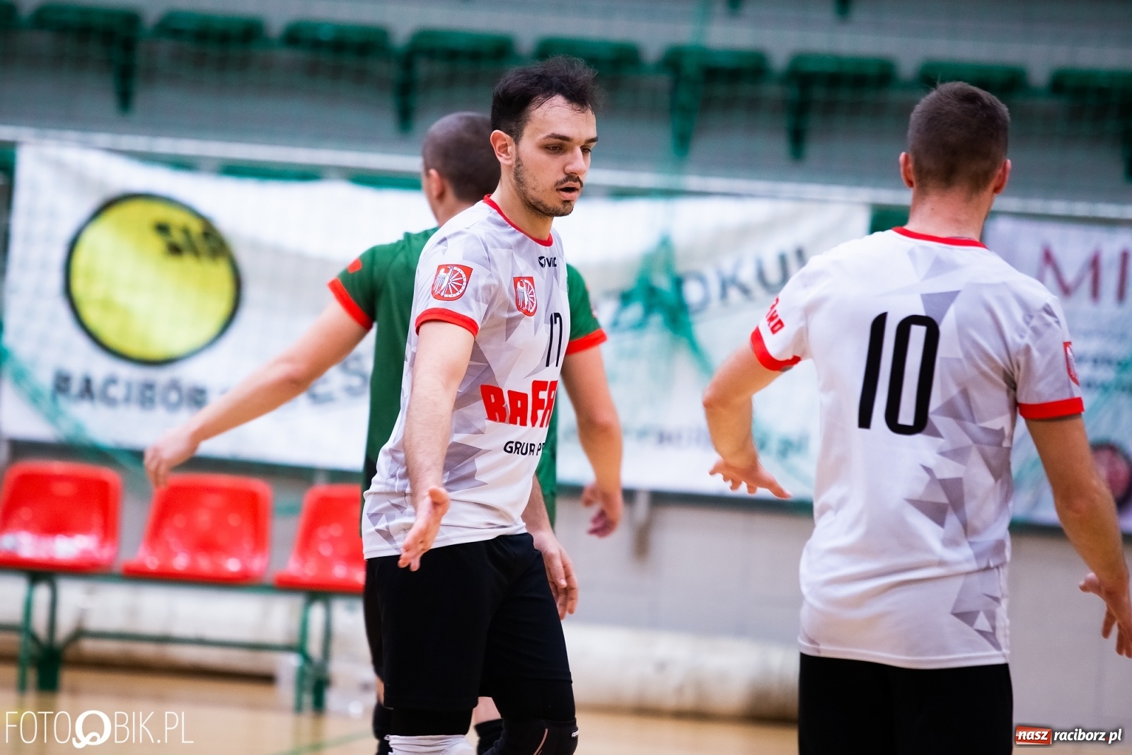 Zdjęcie w galerii na portalu naszraciborz.pl: Siatkarski rollercoaster w Arenie Rafako. Raciborzanie górą! [FOTO i WIDEO] wiadomości z regionu