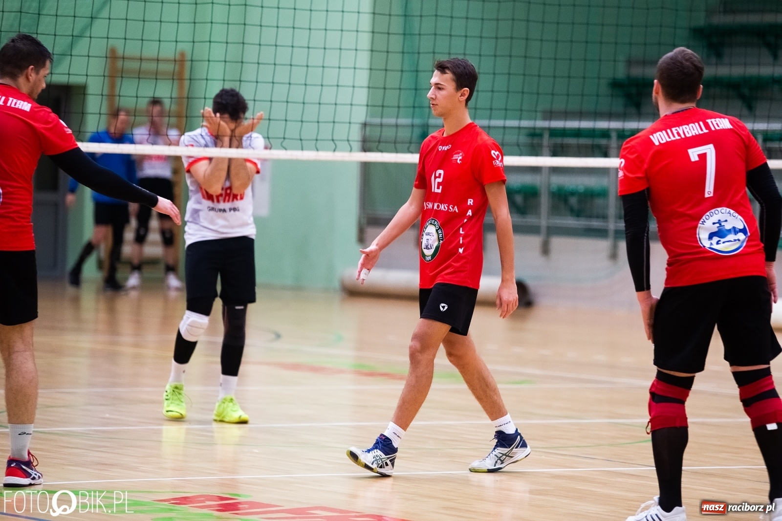 Zdjęcie w galerii na portalu naszraciborz.pl: Siatkarski rollercoaster w Arenie Rafako. Raciborzanie górą! [FOTO i WIDEO] wiadomości z regionu