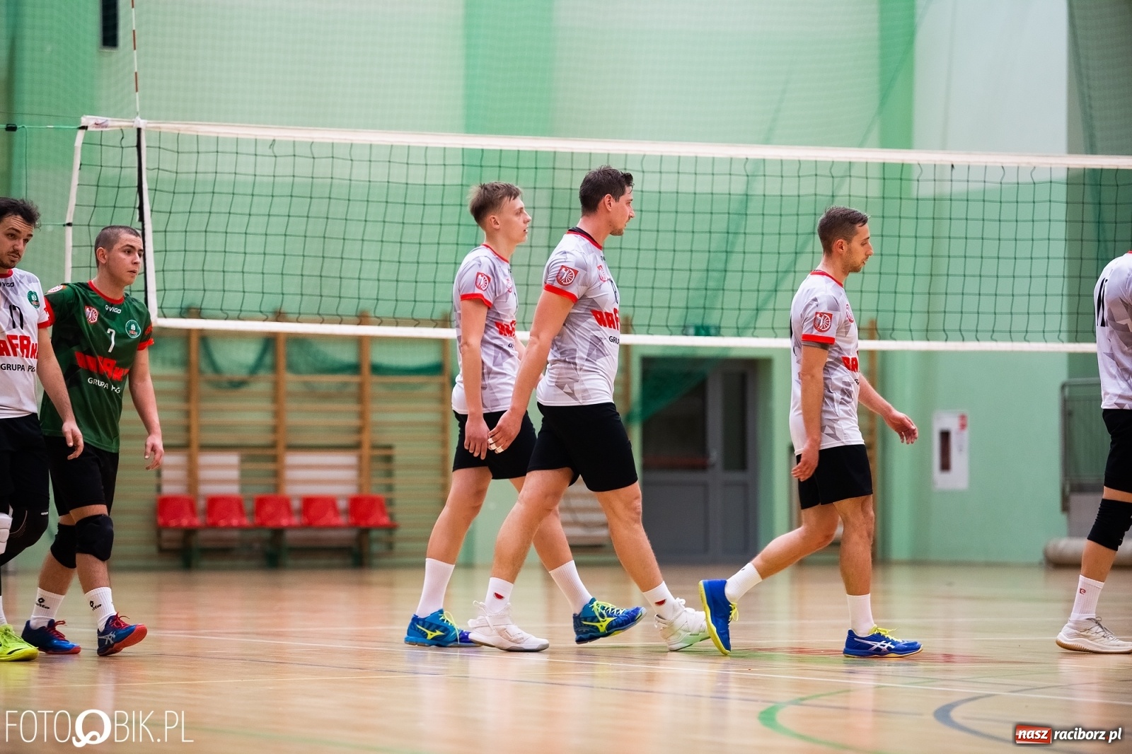 Zdjęcie w galerii na portalu naszraciborz.pl: Siatkarski rollercoaster w Arenie Rafako. Raciborzanie górą! [FOTO i WIDEO] wiadomości z regionu