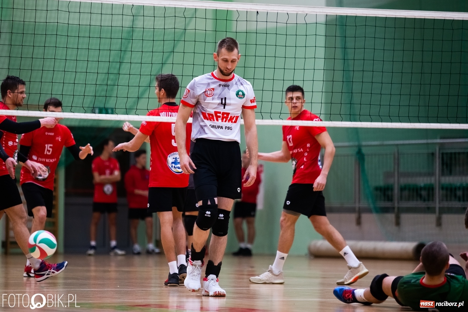 Zdjęcie w galerii na portalu naszraciborz.pl: Siatkarski rollercoaster w Arenie Rafako. Raciborzanie górą! [FOTO i WIDEO] wiadomości z regionu