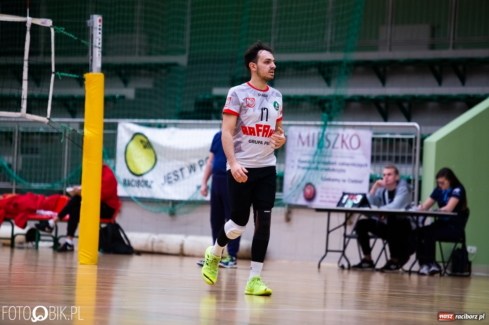 Zdjęcie w galerii na portalu naszraciborz.pl: Siatkarski rollercoaster w Arenie Rafako. Raciborzanie górą! [FOTO i WIDEO] wiadomości z regionu