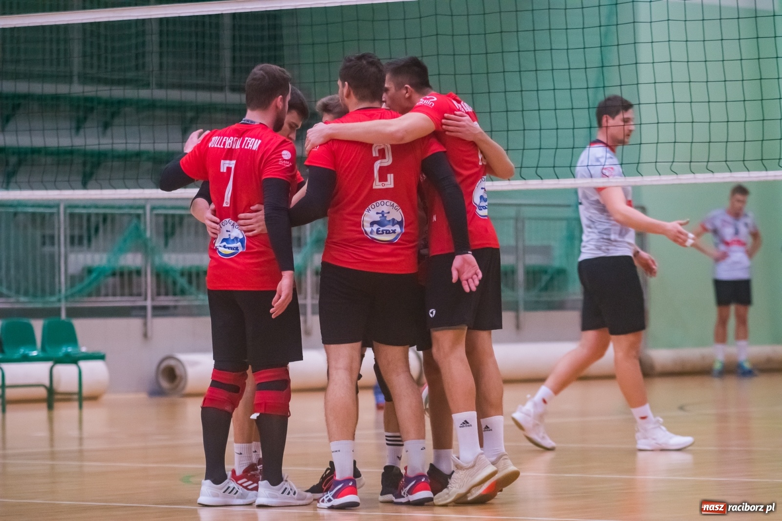 Zdjęcie w galerii na portalu naszraciborz.pl: Siatkarski rollercoaster w Arenie Rafako. Raciborzanie górą! [FOTO i WIDEO] wiadomości z regionu