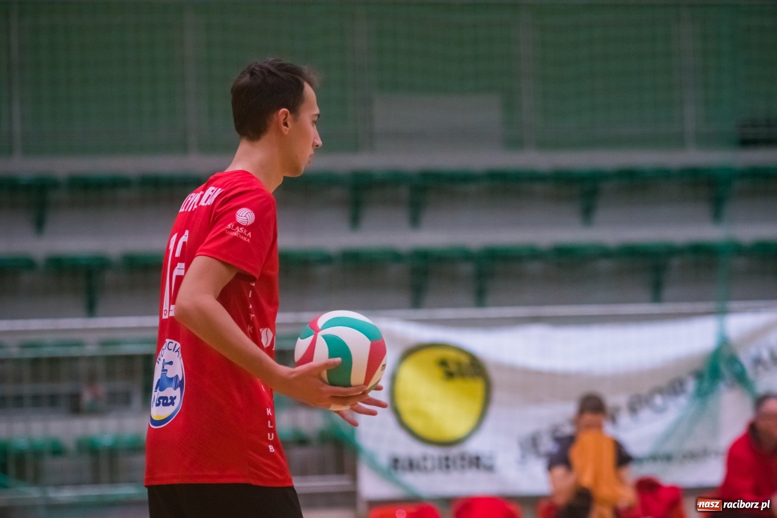 Zdjęcie w galerii na portalu naszraciborz.pl: Siatkarski rollercoaster w Arenie Rafako. Raciborzanie górą! [FOTO i WIDEO] wiadomości z regionu