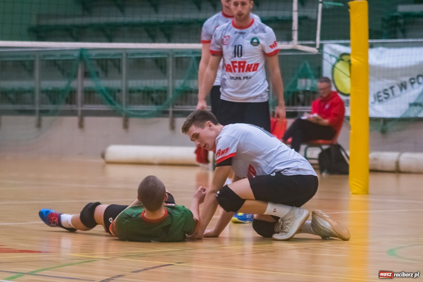Zdjęcie w galerii na portalu naszraciborz.pl: Siatkarski rollercoaster w Arenie Rafako. Raciborzanie górą! [FOTO i WIDEO] wiadomości z regionu