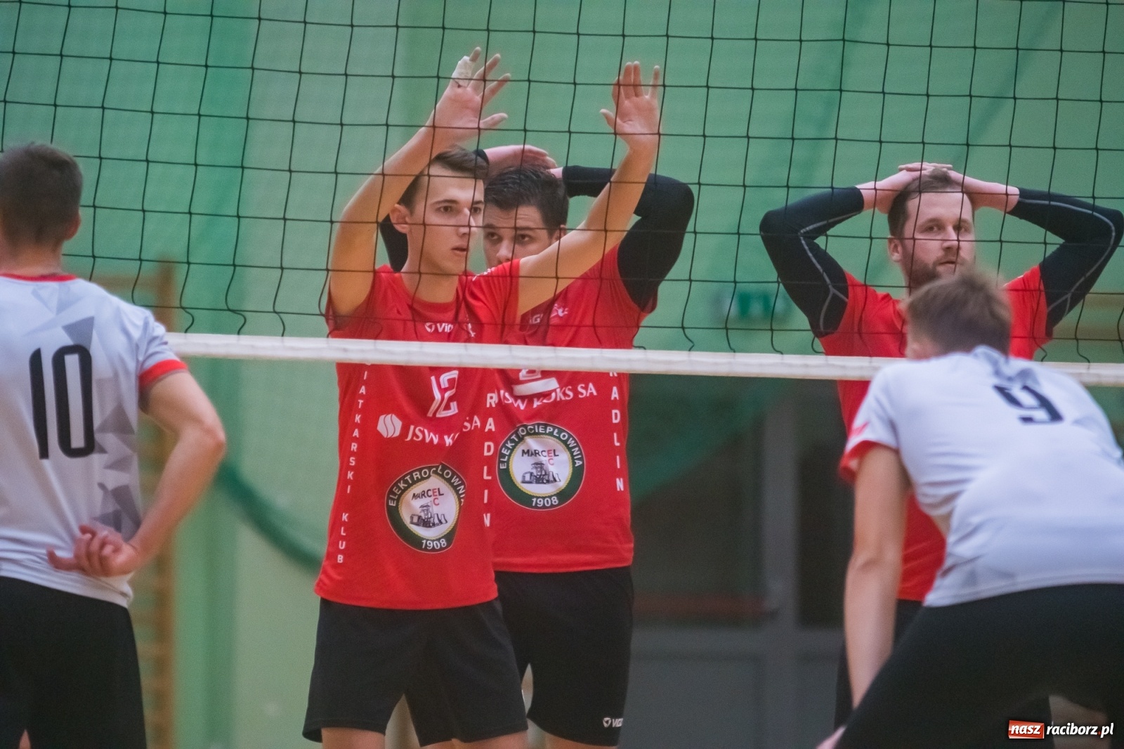 Zdjęcie w galerii na portalu naszraciborz.pl: Siatkarski rollercoaster w Arenie Rafako. Raciborzanie górą! [FOTO i WIDEO] wiadomości z regionu