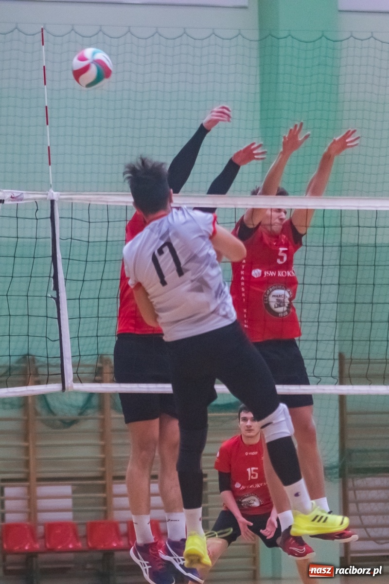 Zdjęcie w galerii na portalu naszraciborz.pl: Siatkarski rollercoaster w Arenie Rafako. Raciborzanie górą! [FOTO i WIDEO] wiadomości z regionu
