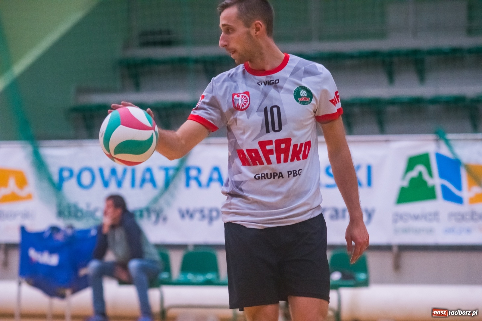 Zdjęcie w galerii na portalu naszraciborz.pl: Siatkarski rollercoaster w Arenie Rafako. Raciborzanie górą! [FOTO i WIDEO] wiadomości z regionu