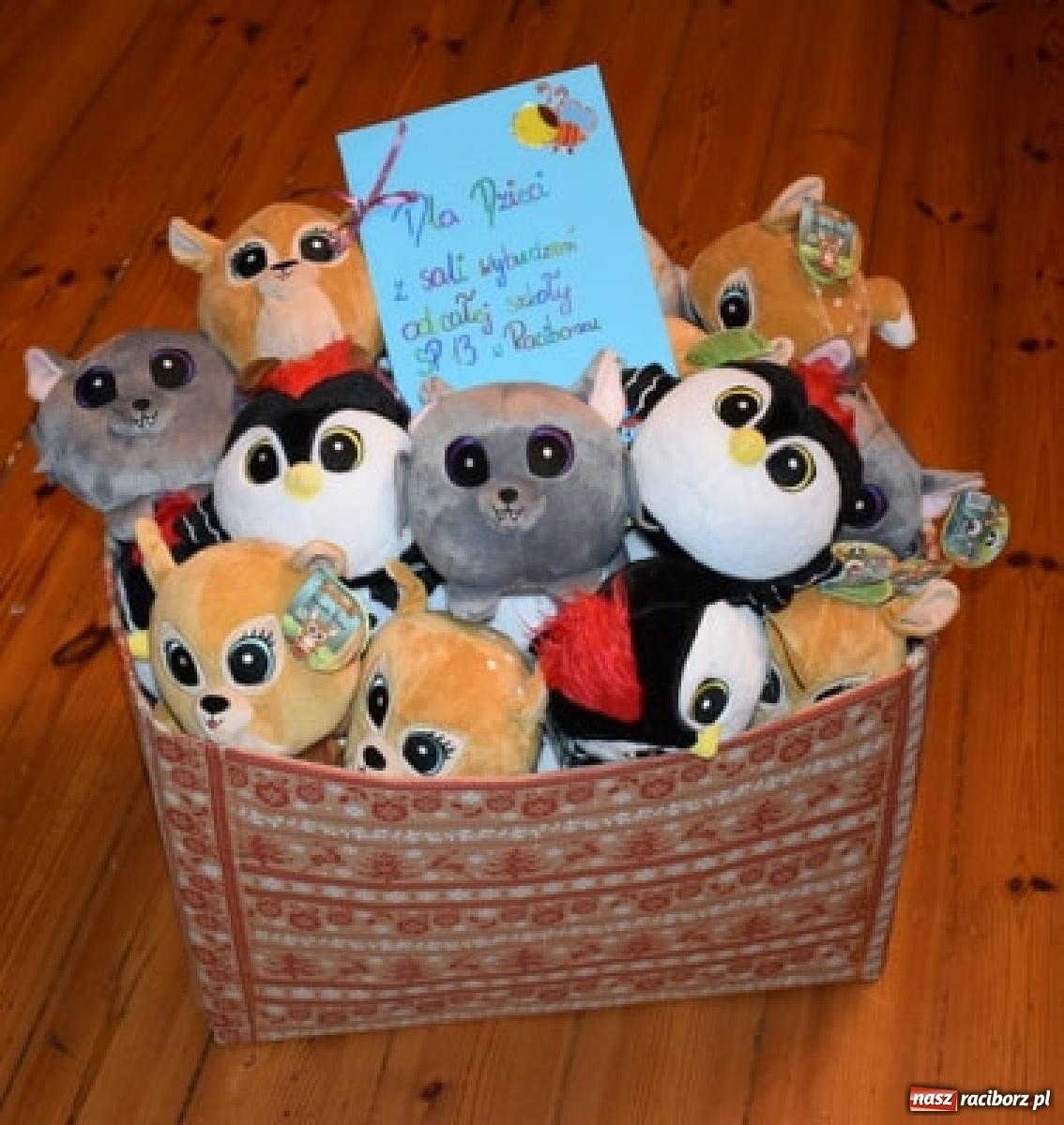 Zdjęcie w galerii na portalu naszraciborz.pl: Uczniowie SP 13 z pomocą dla najmodszych wiadomości z regionu