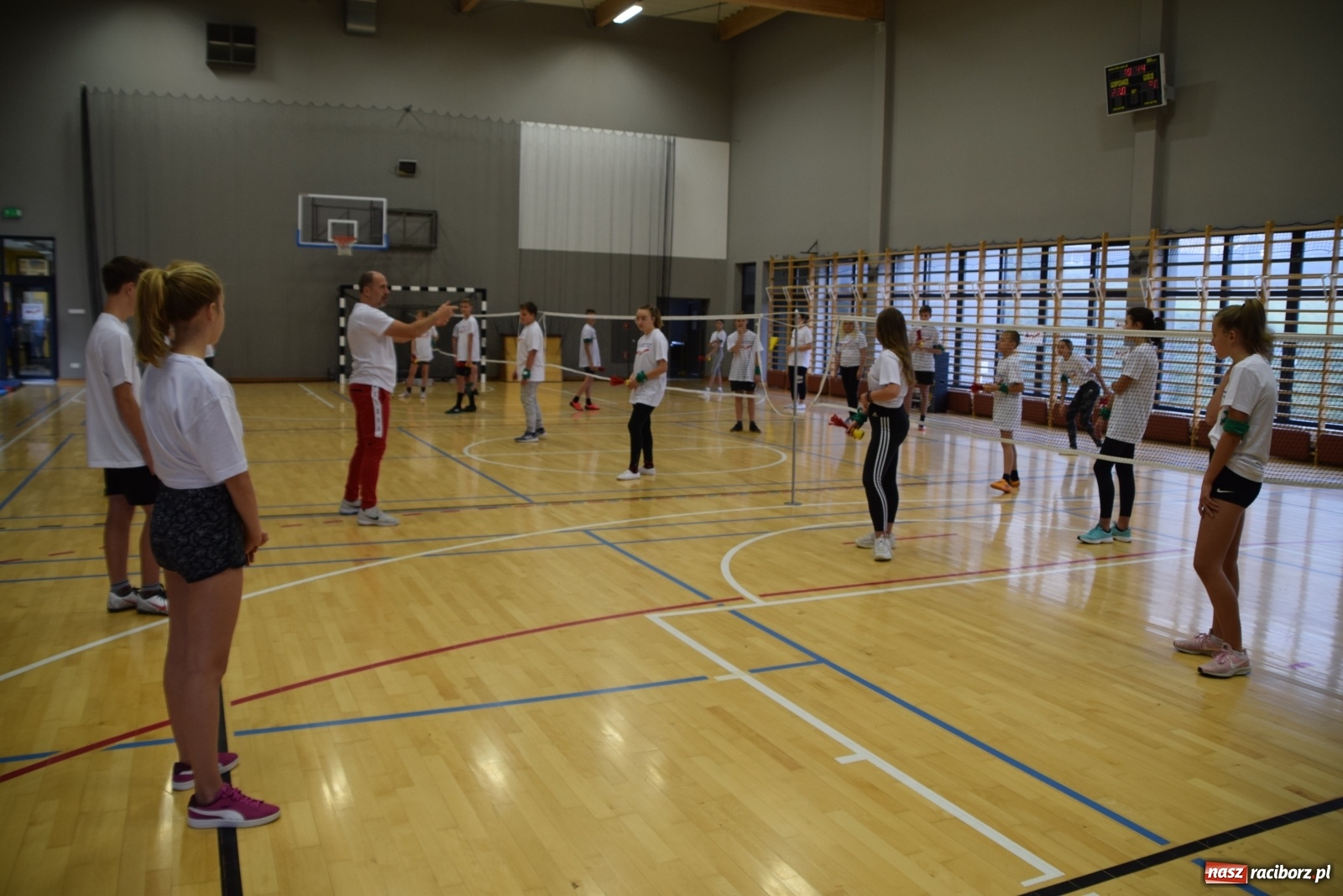 Zdjęcie w galerii na portalu naszraciborz.pl: Warsztaty gry zespołowej Indiaca w Grzegorzowicach wiadomości z regionu