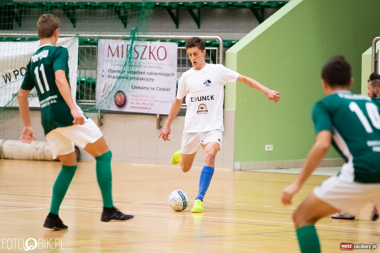 Zdjęcie w galerii na portalu naszraciborz.pl: Piłkarze halowi rozpoczęli sezon. Grad bramek na inaugurację wiadomości z regionu