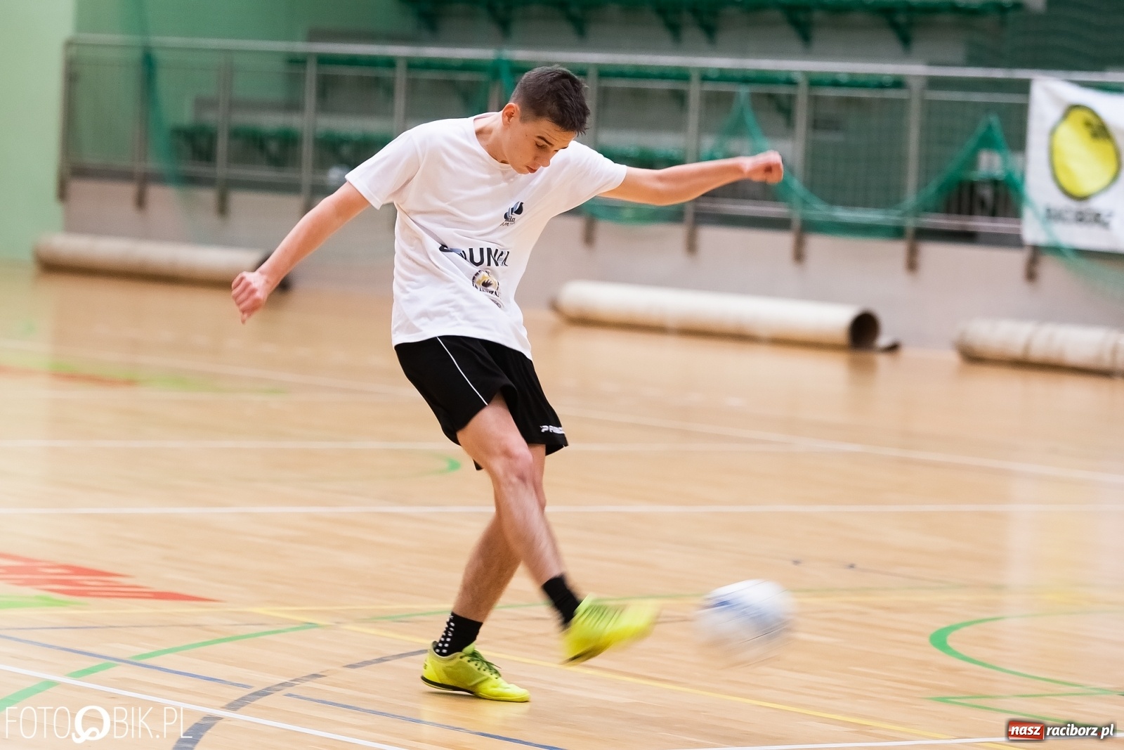 Zdjęcie w galerii na portalu naszraciborz.pl: Piłkarze halowi rozpoczęli sezon. Grad bramek na inaugurację wiadomości z regionu