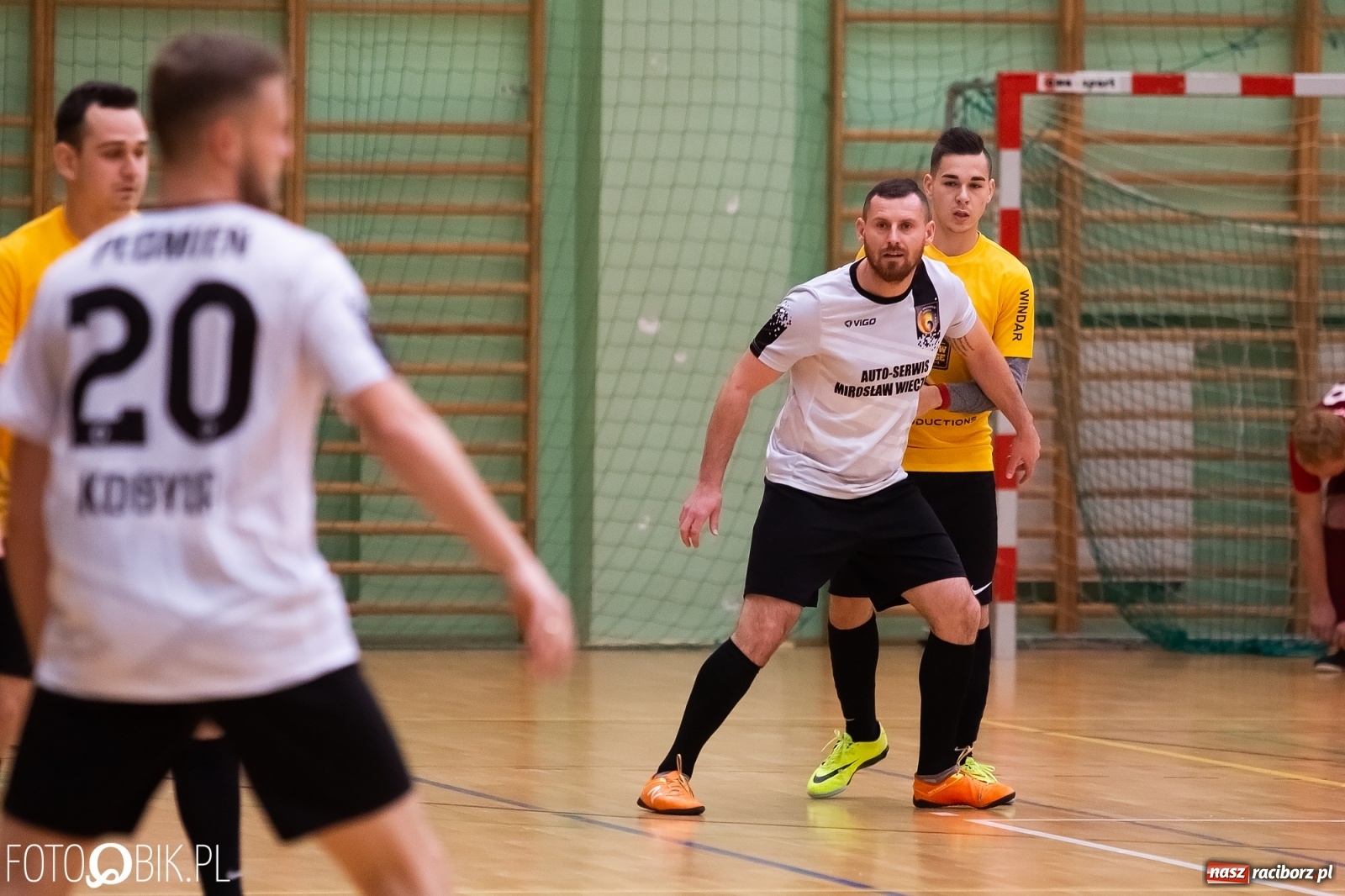 Zdjęcie w galerii na portalu naszraciborz.pl: Piłkarze halowi rozpoczęli sezon. Grad bramek na inaugurację wiadomości z regionu