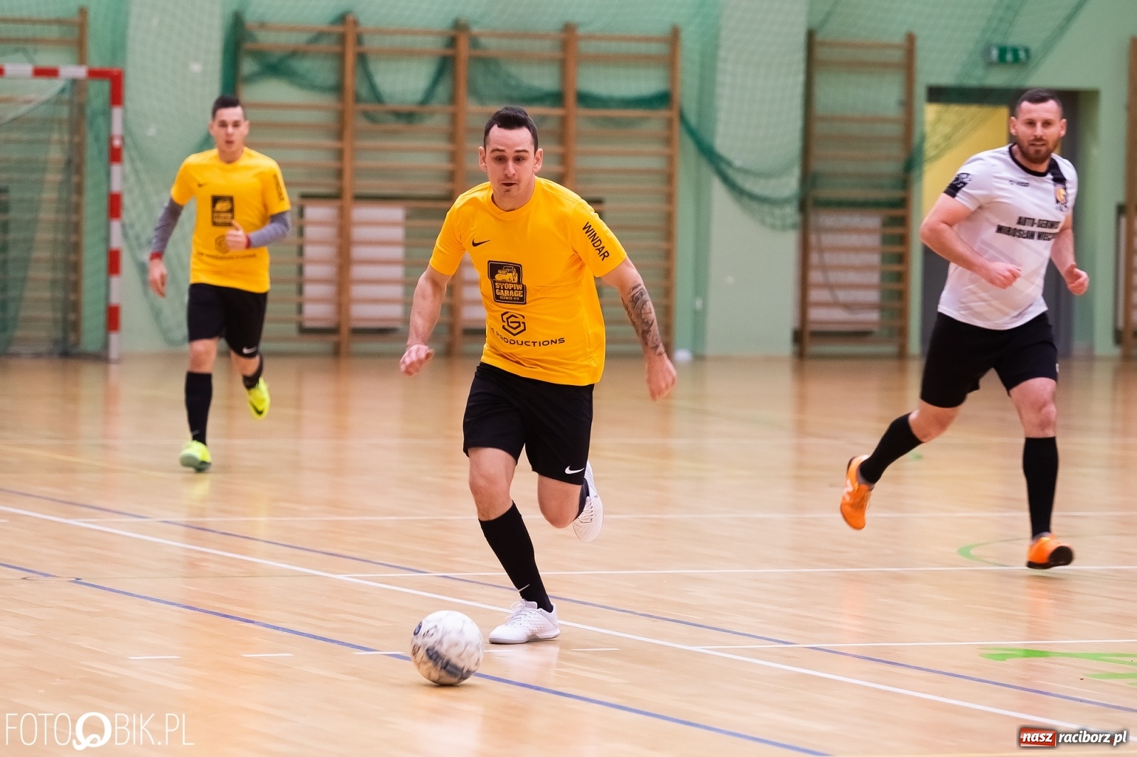 Zdjęcie w galerii na portalu naszraciborz.pl: Piłkarze halowi rozpoczęli sezon. Grad bramek na inaugurację wiadomości z regionu