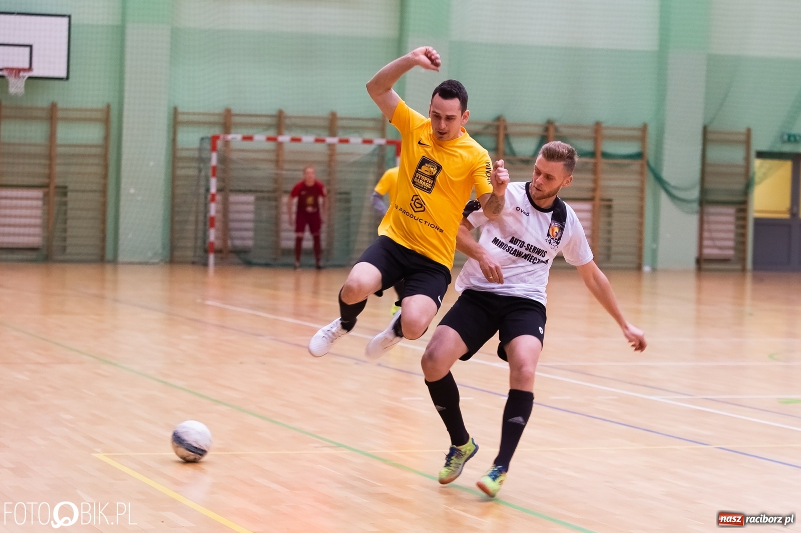 Zdjęcie w galerii na portalu naszraciborz.pl: Piłkarze halowi rozpoczęli sezon. Grad bramek na inaugurację wiadomości z regionu