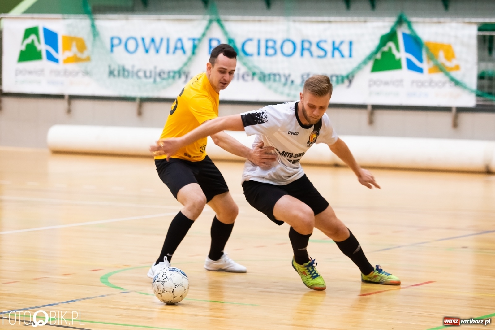 Zdjęcie w galerii na portalu naszraciborz.pl: Piłkarze halowi rozpoczęli sezon. Grad bramek na inaugurację wiadomości z regionu
