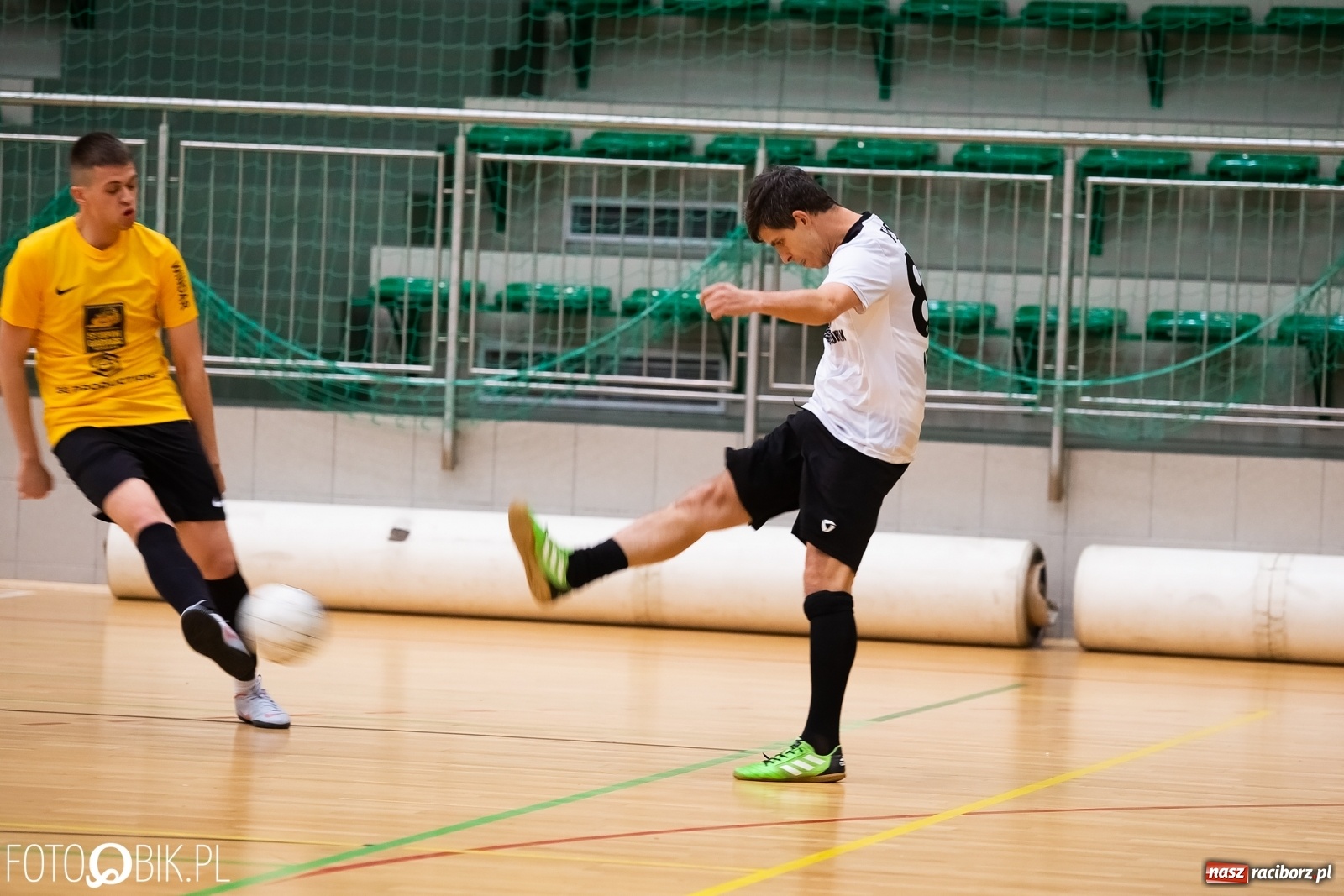 Zdjęcie w galerii na portalu naszraciborz.pl: Piłkarze halowi rozpoczęli sezon. Grad bramek na inaugurację wiadomości z regionu