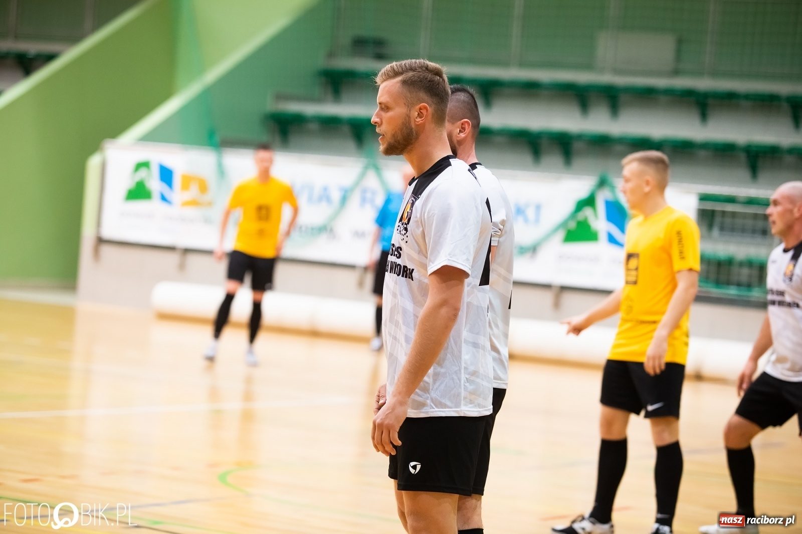 Zdjęcie w galerii na portalu naszraciborz.pl: Piłkarze halowi rozpoczęli sezon. Grad bramek na inaugurację wiadomości z regionu