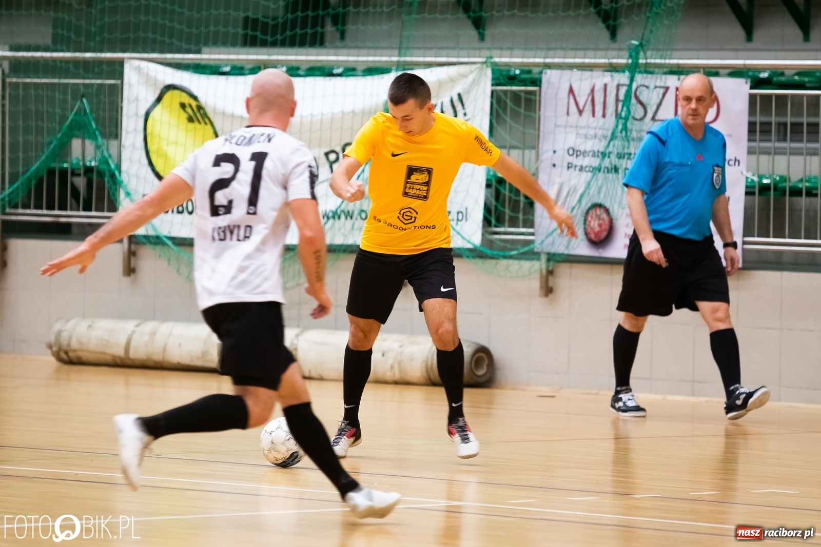 Zdjęcie w galerii na portalu naszraciborz.pl: Piłkarze halowi rozpoczęli sezon. Grad bramek na inaugurację wiadomości z regionu